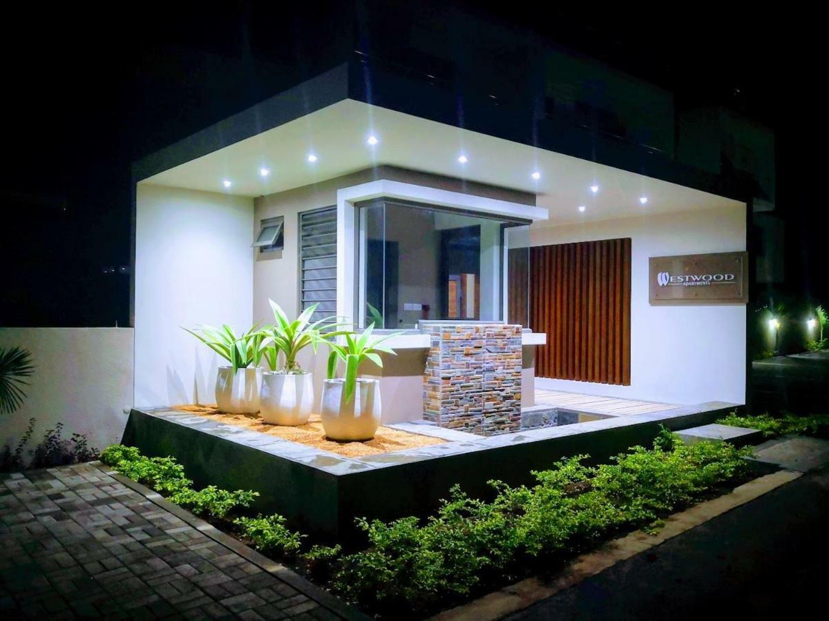 West Wood Holiday Apartment, C6 - Flic En Flac With Pool At A Quiet Location, Beautifully Decorated And Close To The Beach Экстерьер фото